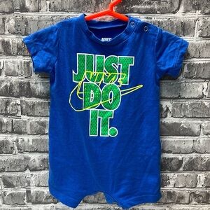 Nike‎ romper